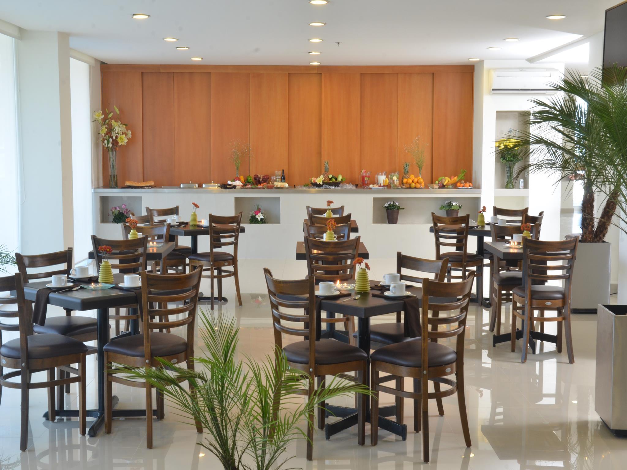 Mision Express Monterrey Aeropuerto La Fe Hotel Apodaca Bagian luar foto