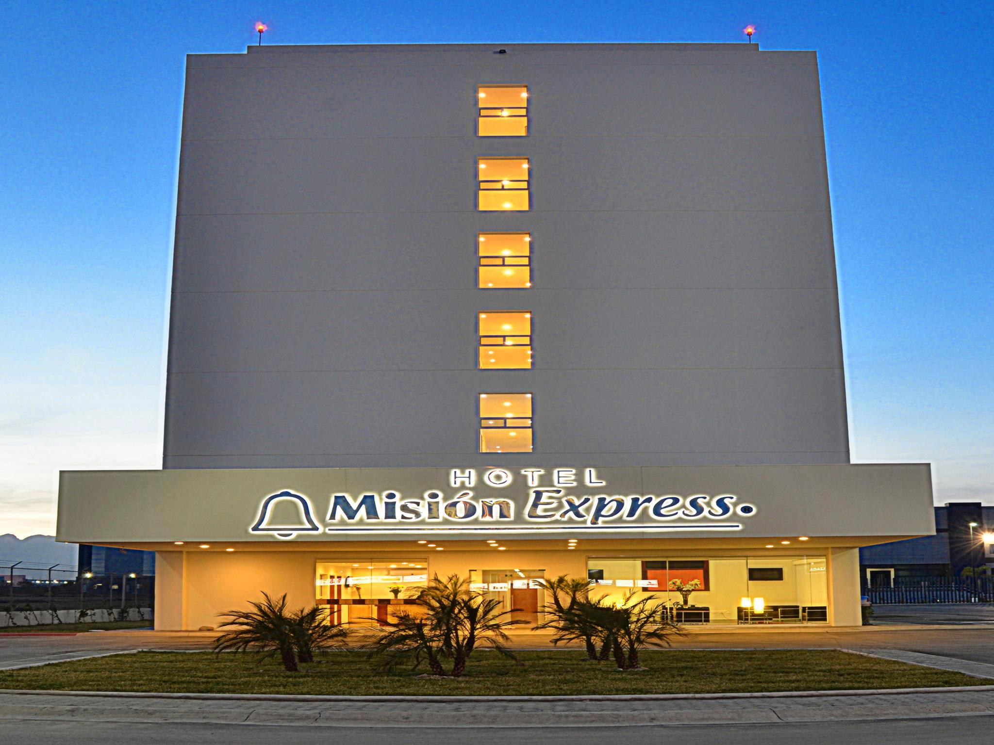 Mision Express Monterrey Aeropuerto La Fe Hotel Apodaca Bagian luar foto